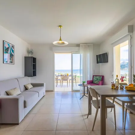 Apartahotel A Marina Lumio (Corsica)