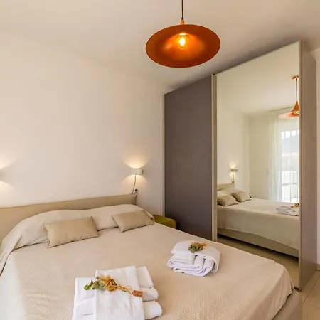 Apartahotel A Marina Lumio (Corsica)