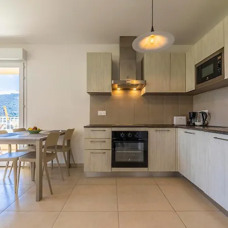 Apartahotel A Marina Lumio (Corsica)