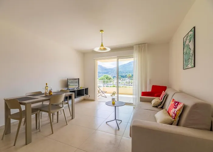 A Marina Lumio (Corsica)